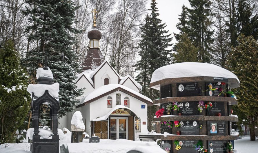 Архиерейское Богослужение в храме св. равноап. кн. Владимира на Химкинском кладбище